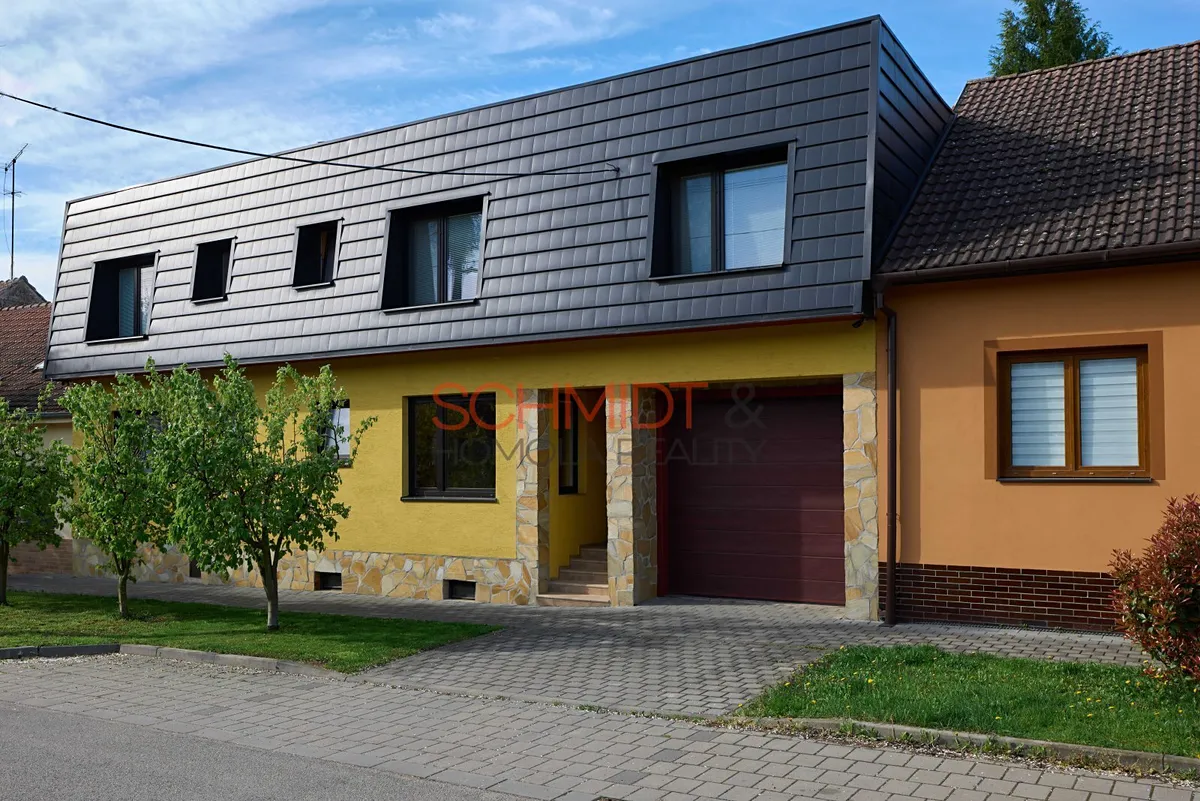 Prodej rodinného domu 437 m², pozemek 1807 m²